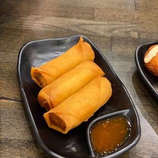 veggie spring rolls (3pcs)